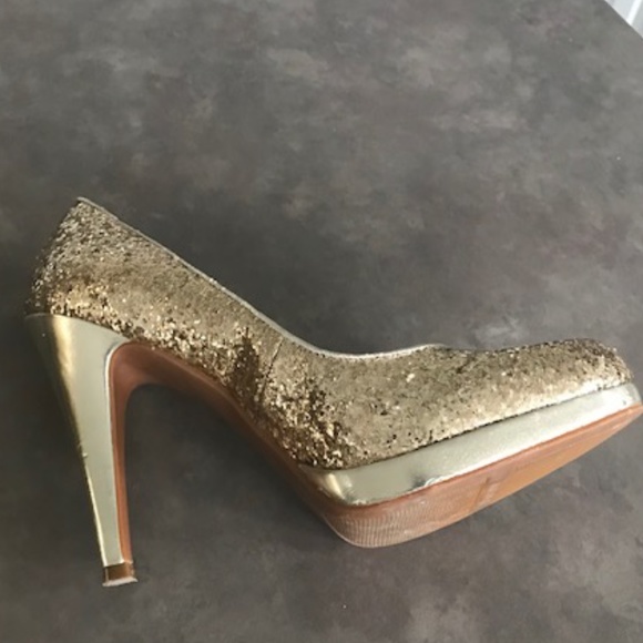 (2* for $30) Nine West Gold Glitter - Size 5 1/2" - Picture 5 of 8
